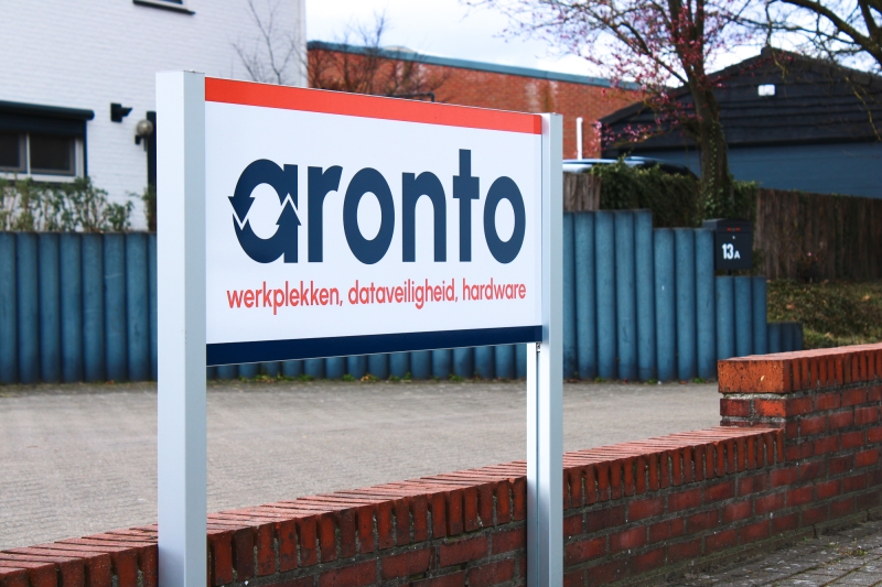 aronto reclame bord bedrijfsvestiging voor kantoor inrichting moderne oplossingen it services en diensten limburg nederland en belgie