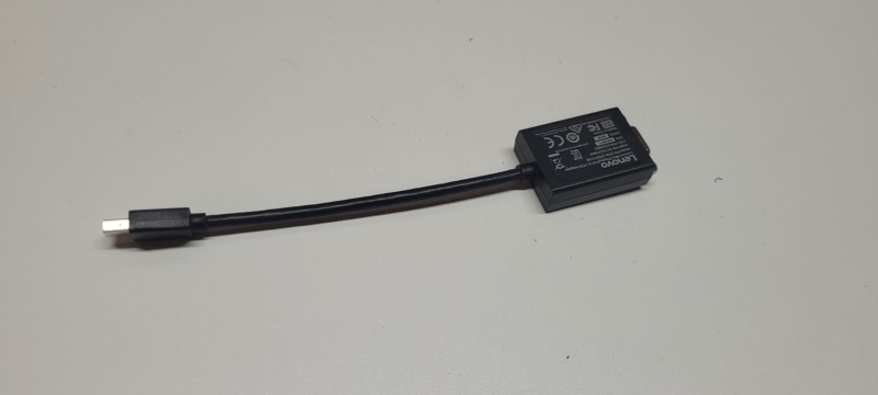Mini displaypoort naar VGA verloopstekker gebruikt