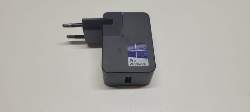 Microsoft 13W Adapter
