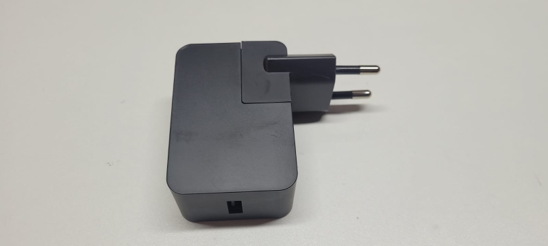 Microsoft 13W Adapter